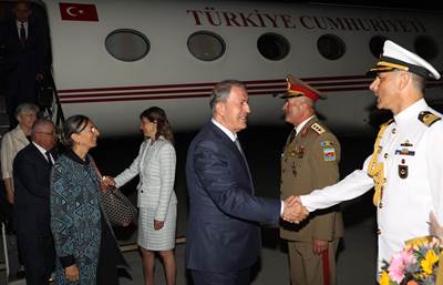 Millî Savunma Bakanı Hulusi Akar, Beraberinde Genelkurmay Başkanı Org. Yaşar Güler ile Romanya’ya Gitti